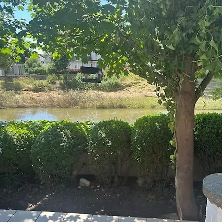 Altstadthaus An Der Kleinen Donau Holiday home *